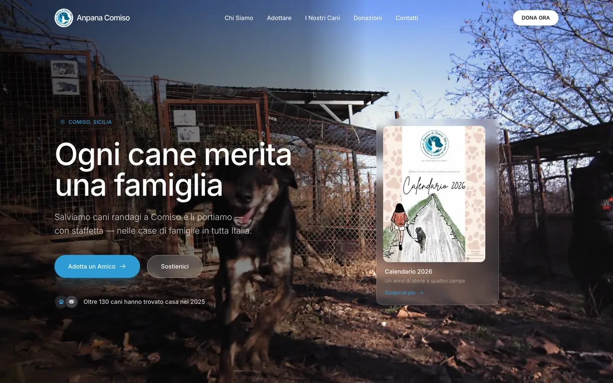La pagina iniziale di anpanacomiso.it: un cane in primo piano e l'invito ad adottare